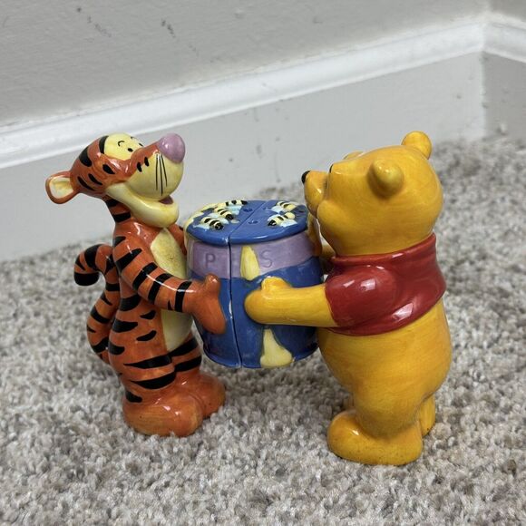 Disney Winnie The Pooh Tigger Figurines  Hand Painted Salt & Pepper Set 4.5" - Picture 5 of 13